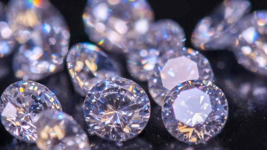 kim cương là loại đá quý hiếm và giá trị cao