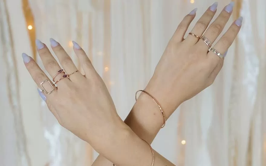 đối với phái nữ mỗi ngón tay thể hiện ý nghĩa riêng khi đeo nhẫn