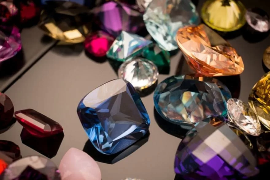 mỗi màu sắc kim cương mang một ý nghĩa khác nhau
