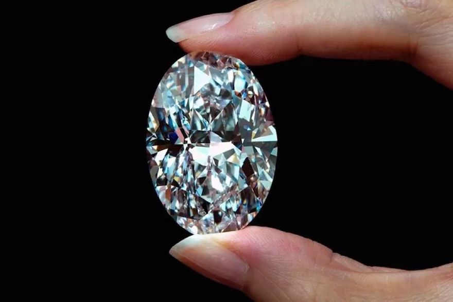 xác định kim cương tự nhiên dựa vào khúc xạ