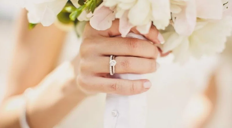 Tặng vàng Ý 750 thể hiện nhiều giá trị sâu sắc 