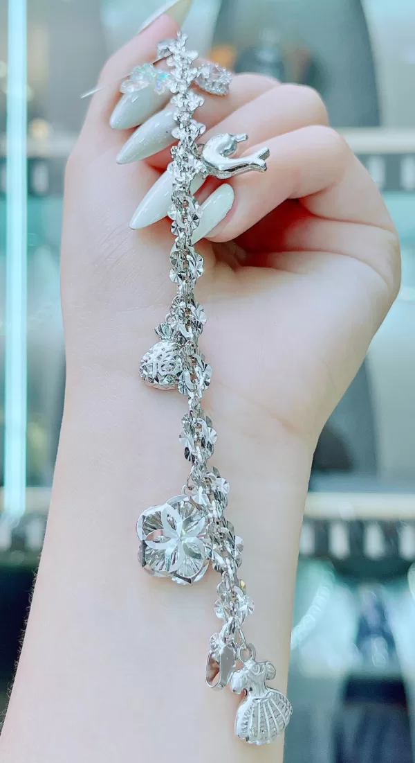 lắc tay vàng nữ-mắt xích bảng lớn gắn nhiều loại charm-16g60