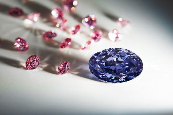 Kim cương tím (Violet Diamond) là kim cương có màu tím