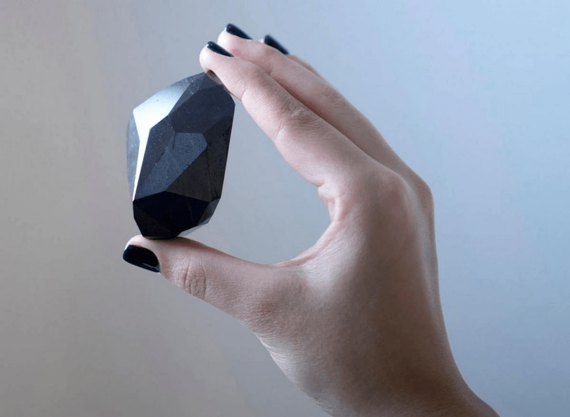 Khám phá sự khác nhau giữa kim cương đen và kim cương bình thường