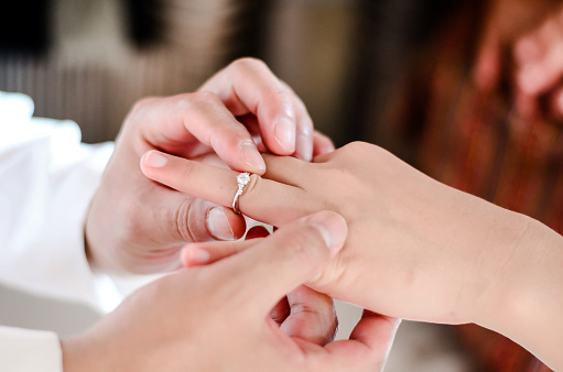 hay can nhac trong viec lua chon nhan to tinh