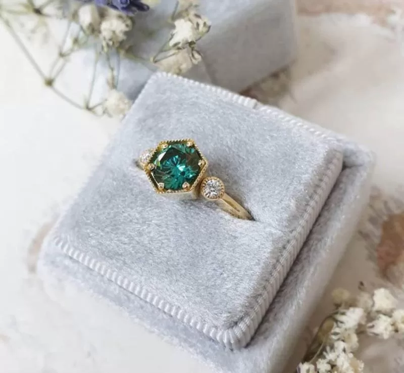 chọn kim tấm Moissanite để tối ưu chi phí