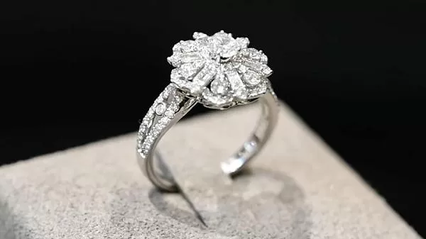 Kim cương 4 ly 5 giá bao nhiêu? Cửa hàng bán kim cương uy tín