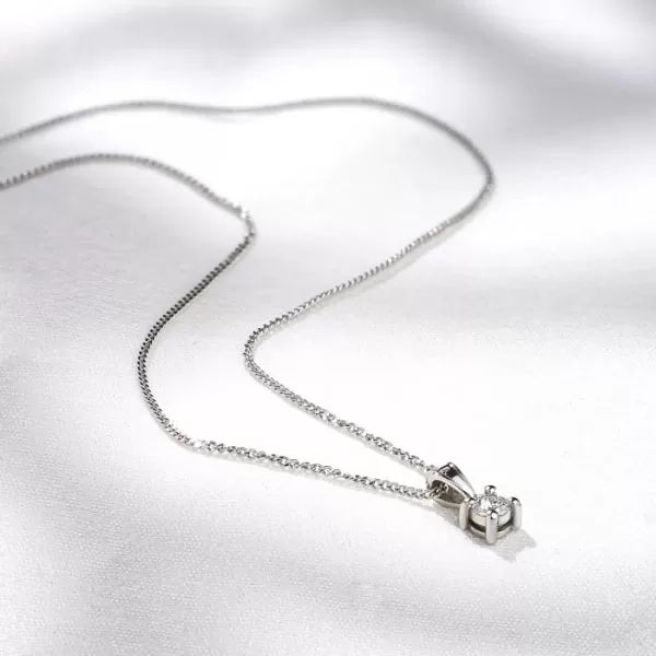 Vàng Ý là hợp kim có chứa vàng và một số kim loại khác